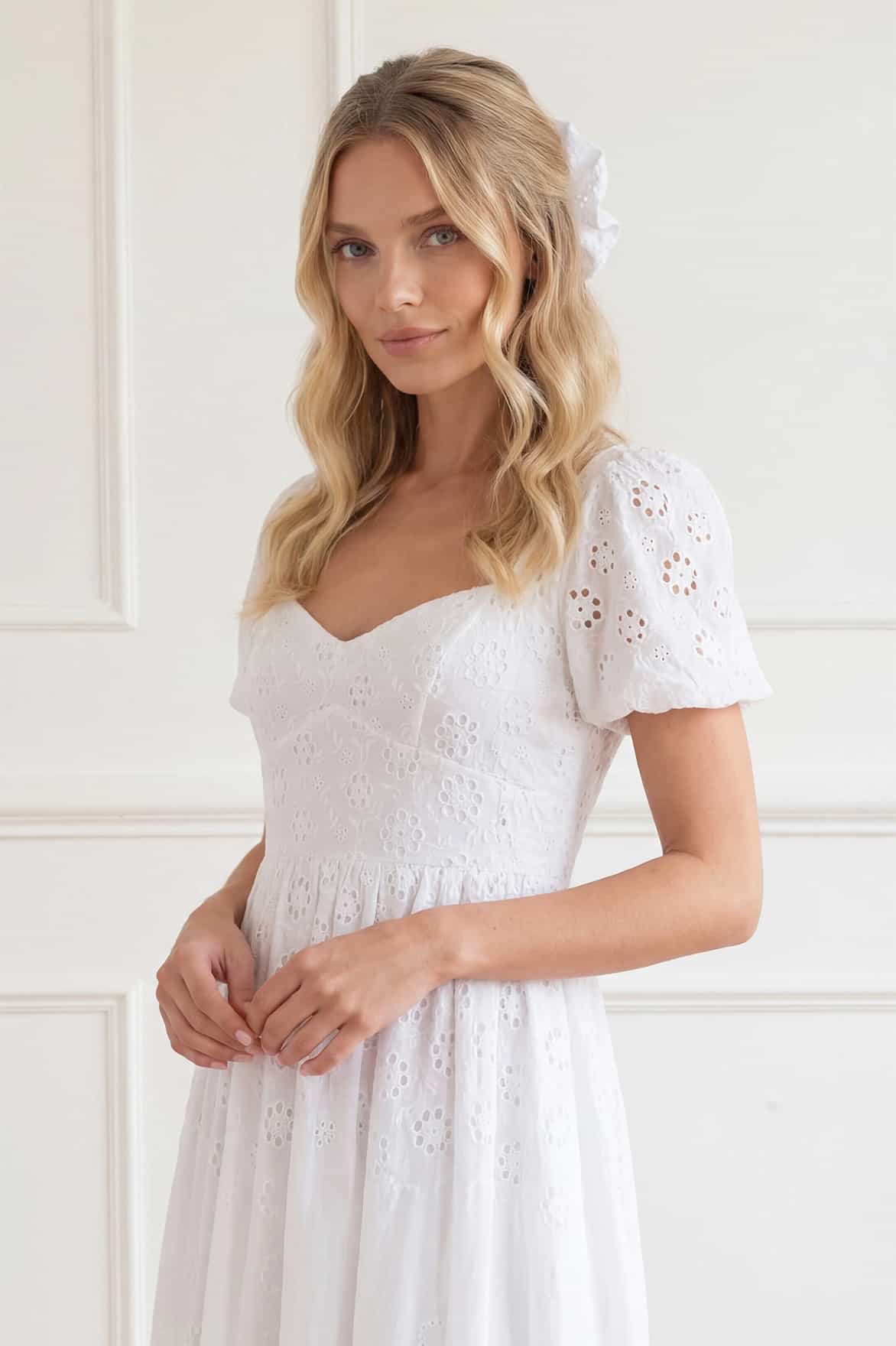 Cotton Broderie Scrunchie - Image 4