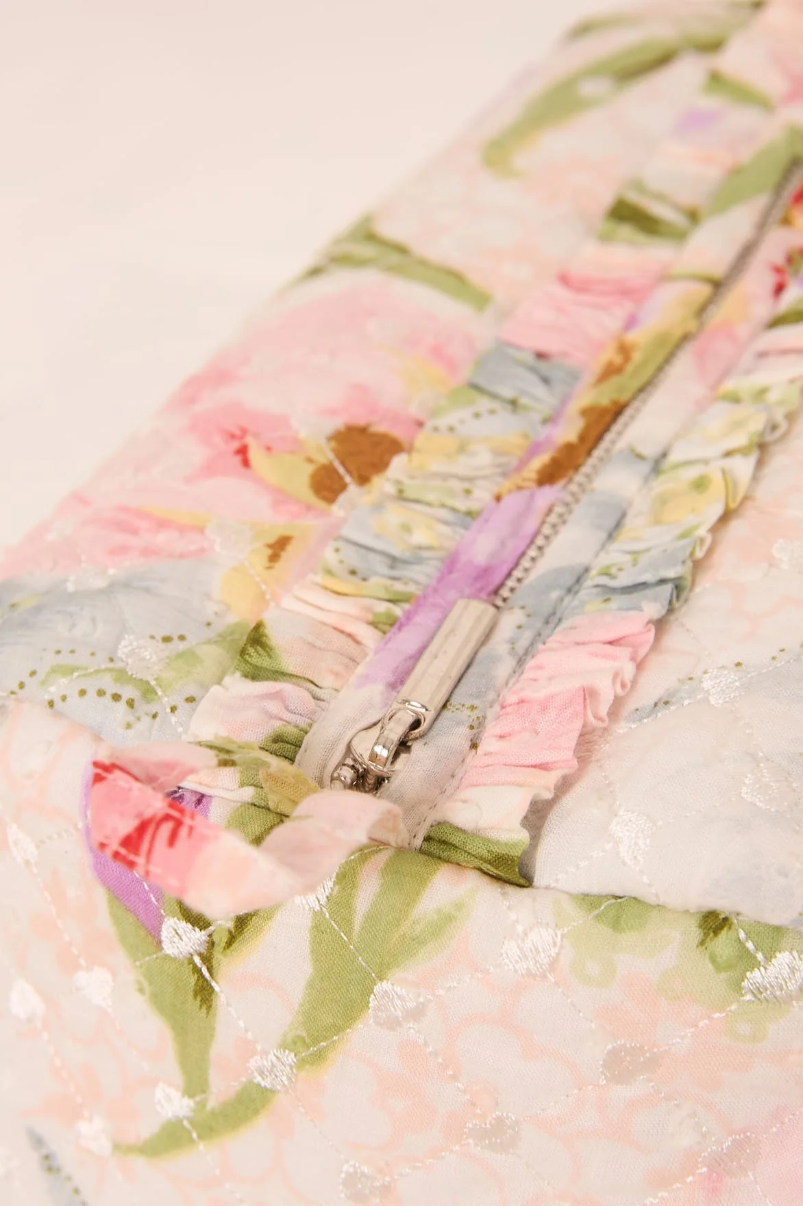 Iris Bloom Medium Quilted Makeup Bag - Image 4