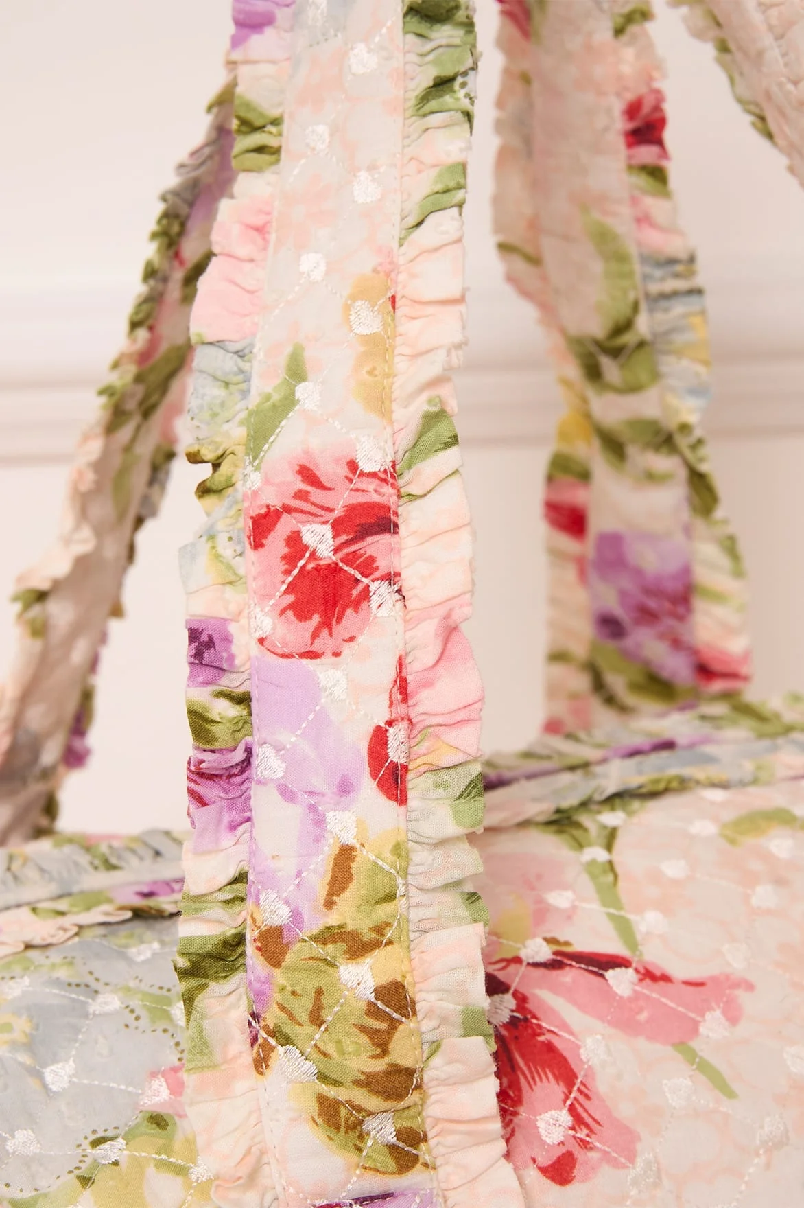 Iris Bloom Quilted Shoulder Bag - Image 3