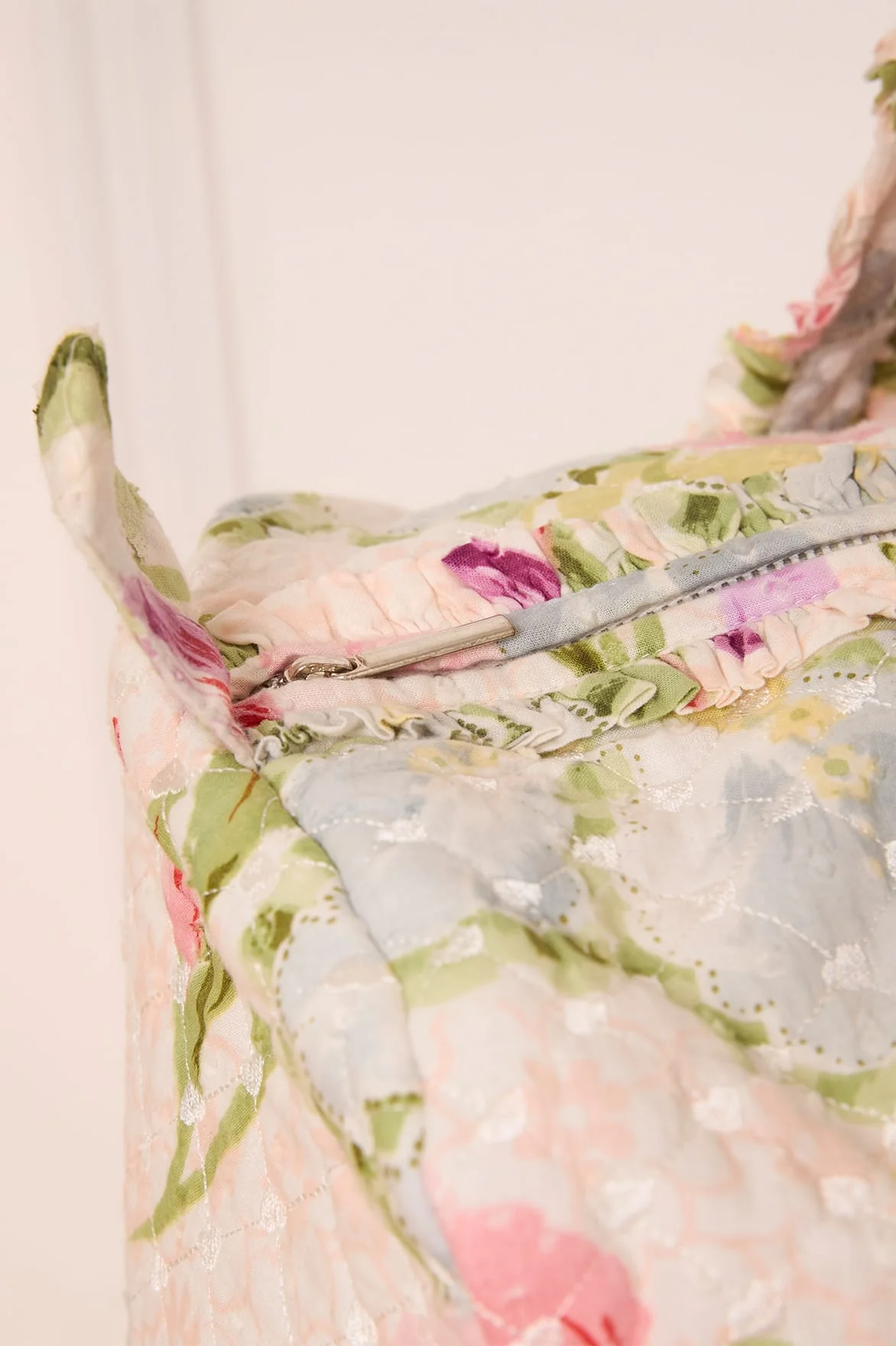 Iris Bloom Quilted Shoulder Bag - Image 4