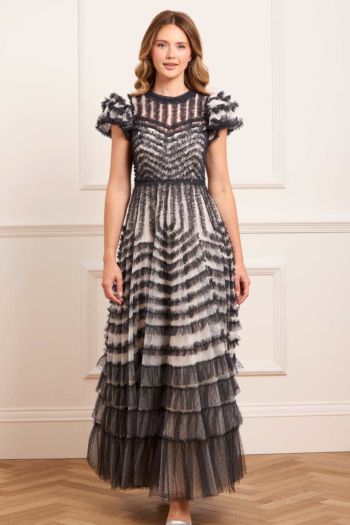 La Vie En Rose Round Neck Short Sleeve Gown - Image 2