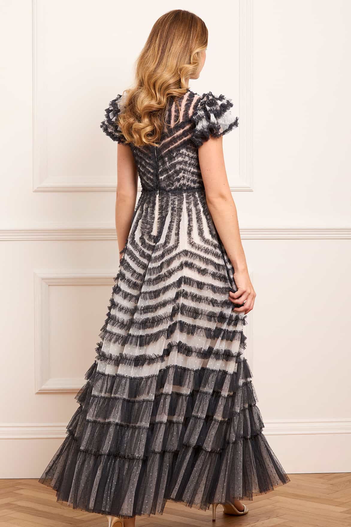 La Vie En Rose Round Neck Short Sleeve Gown - Image 7