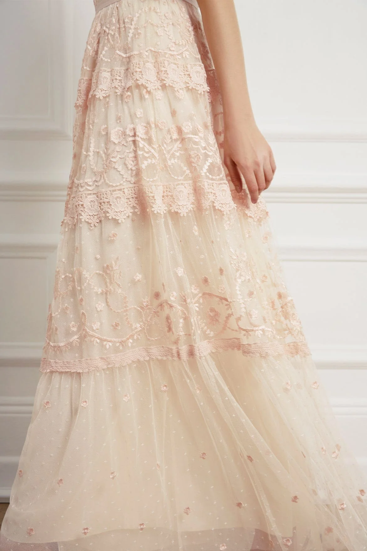 Midsummer Lace Gown - Image 5