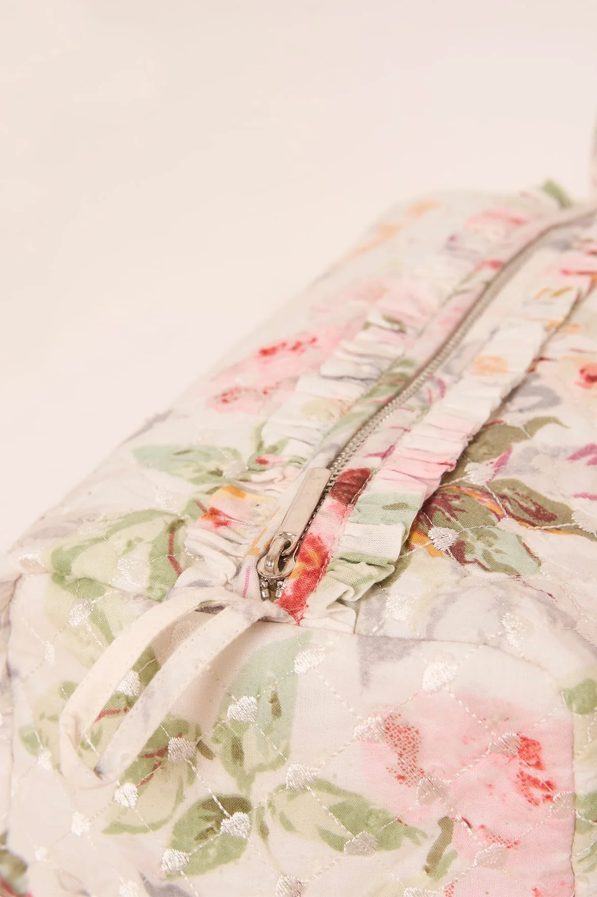 Paradise Garden Medium Quilted Makeup Bag - Image 4